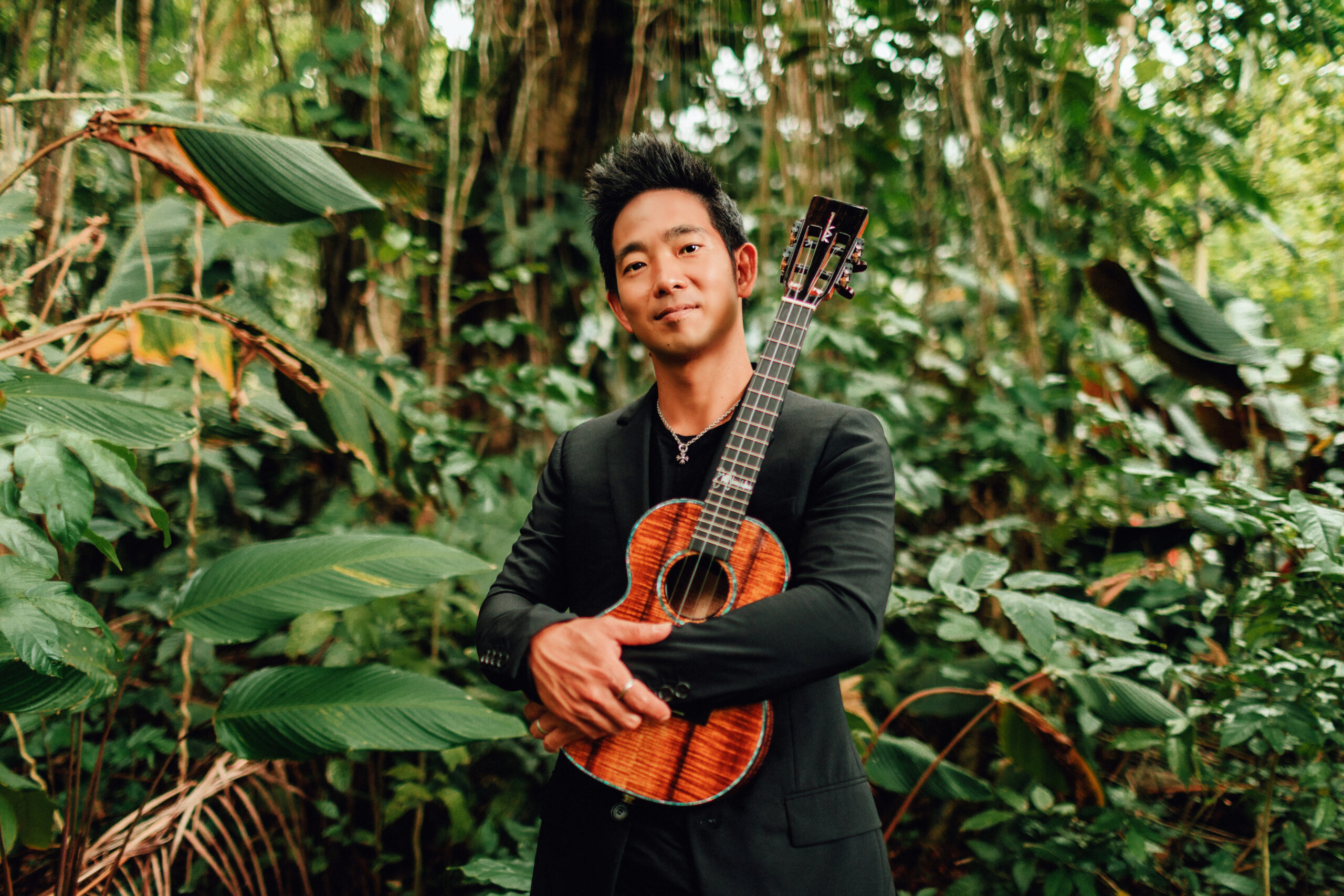 Jake Shimabukuro - Press Photo - 2445 - 240 DPI - 4267x6400